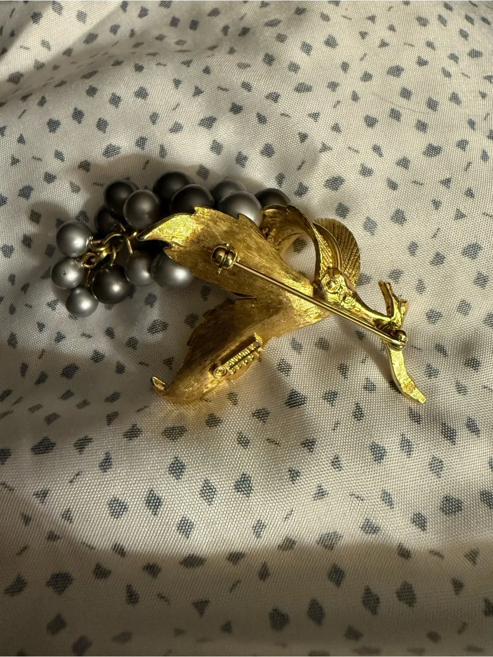 Vintage Signed Boucher Gold Tone Grape Cluster Brooch 1960-70’s Cha Cha Dangle